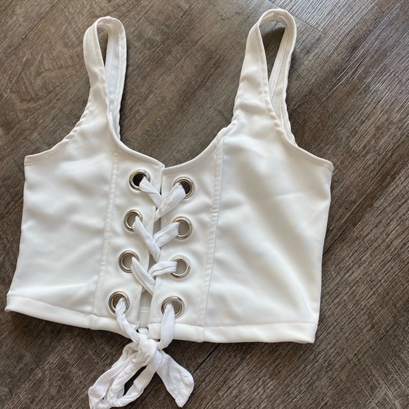 Tie Front Crop Top - Picture 3 of 5